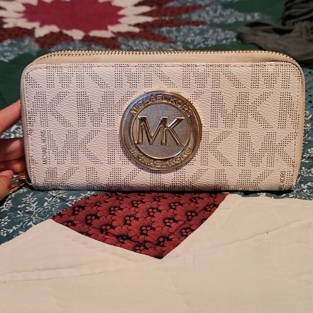 Michael kors wallet